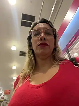 Snapshot of Gatitacarlita chatting on January 9, 2026, 10:44 pm Gatitacarlita online show from January 9, 2026, 10:44 pm