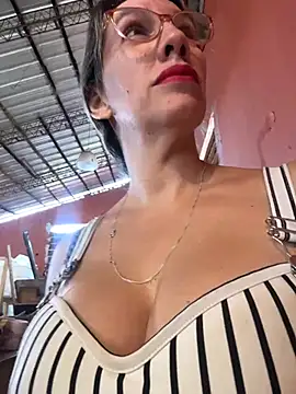 Snapshot of Gatitacarlita chatting on March 12, 2026, 11:49 am Gatitacarlita online show from March 12, 2026, 11:49 am