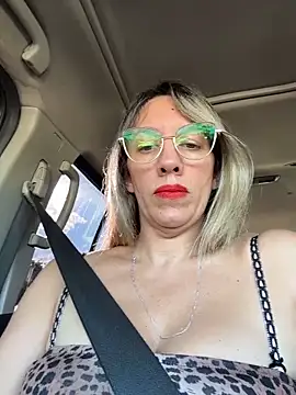 Snapshot of Gatitacarlita chatting on April 3, 2026, 7:56 pm Gatitacarlita online show from April 3, 2026, 7:56 pm