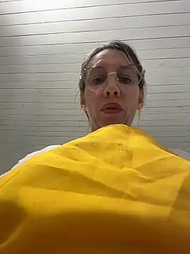 Snapshot of Gatitacarlita chatting on May 14, 2026, 7:53 pm Gatitacarlita online show from May 14, 2026, 7:53 pm