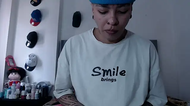 Snapshot of dulce_maria_x chatting on October 22, 2025, 4:18 pm dulce maria x online show from October 22, 2025, 4:18 pm