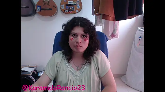 Snapshot of Smoke_trip_Alicia chatting on March 6, 2025, 4:17 pm Smoke trip Alicia online show from March 6, 2025, 4:17 pm
