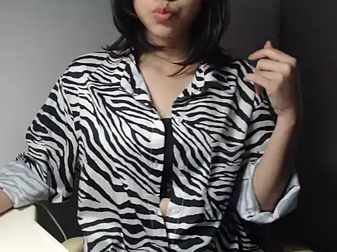 Snapshot of Bigg_Pussyy_Catt chatting on December 7, 2024, 6:10 am Bigg Pussyy Catt online show from December 7, 2024, 6:10 am