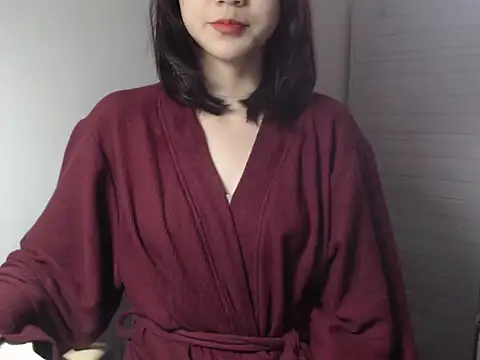 Snapshot of Bigg_Pussyy_Catt chatting on December 16, 2024, 4:45 am Bigg Pussyy Catt online show from December 16, 2024, 4:45 am