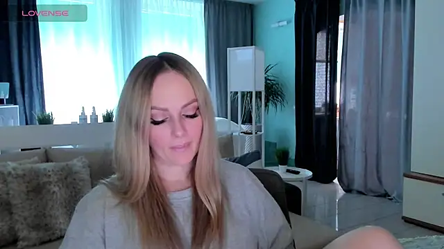 Libby Nora online show from March 3, 2025, 9:44 am