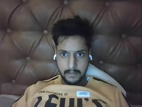 Snapshot of dhruv9413 chatting on December 2, 2025, 8:04 pm dhruv9413 online show from December 2, 2025, 8:04 pm
