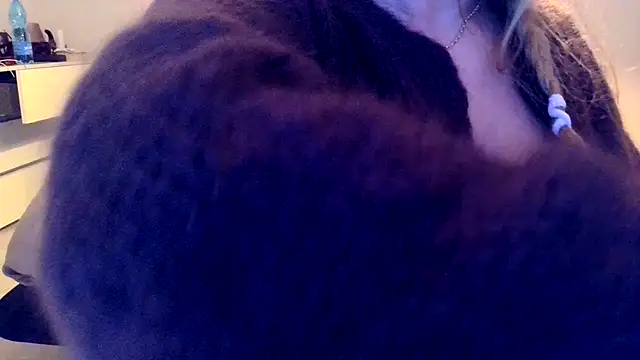 leadileo online show from November 18, 2025, 9:36 am