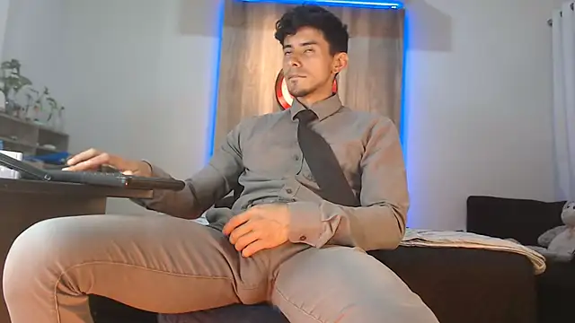 Snapshot of Andrew_4_ chatting on October 25, 2025, 4:31 am Andrew 4 online show from October 25, 2025, 4:31 am