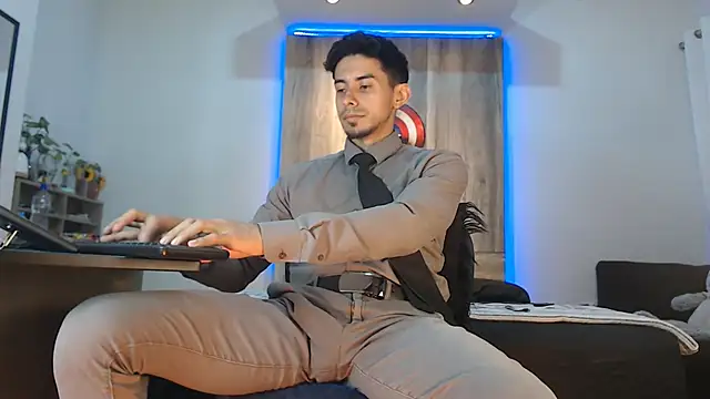 Snapshot of Andrew_4_ chatting on November 11, 2025, 2:33 am Andrew 4 online show from November 11, 2025, 2:33 am