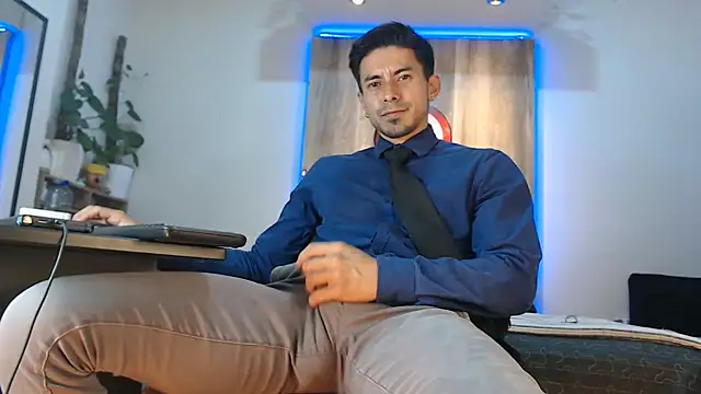 Snapshot of Andrew_4_ chatting on February 12, 2026, 2:39 am Andrew 4 online show from February 12, 2026, 2:39 am