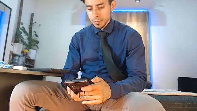 Snapshot of Andrew_4_ chatting on February 17, 2026, 1:46 am Andrew 4 online show from February 17, 2026, 1:46 am