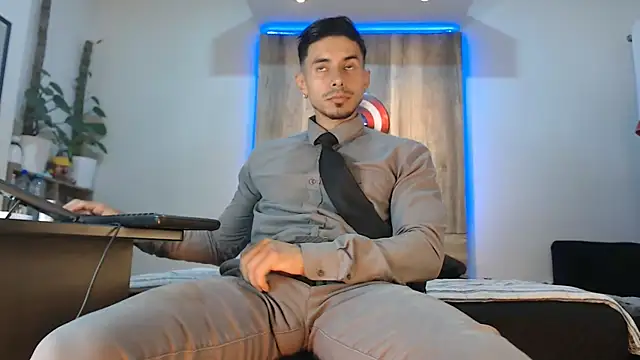 Snapshot of Andrew_4_ chatting on February 24, 2026, 4:32 am Andrew 4 online show from February 24, 2026, 4:32 am