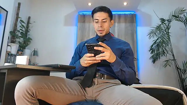 Andrew 4  online show from May 31, 2026, 6:31 am