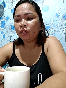 Snapshot of XXLorie_02 chatting on January 5, 2026, 10:02 pm XXLorie 02 online show from January 5, 2026, 10:02 pm