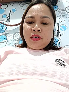 Snapshot of XXLorie_02 chatting on January 9, 2026, 2:47 am XXLorie 02 online show from January 9, 2026, 2:47 am