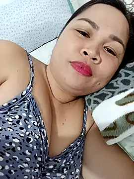 Snapshot of XXLorie_02 chatting on January 11, 2026, 12:32 pm XXLorie 02 online show from January 11, 2026, 12:32 pm