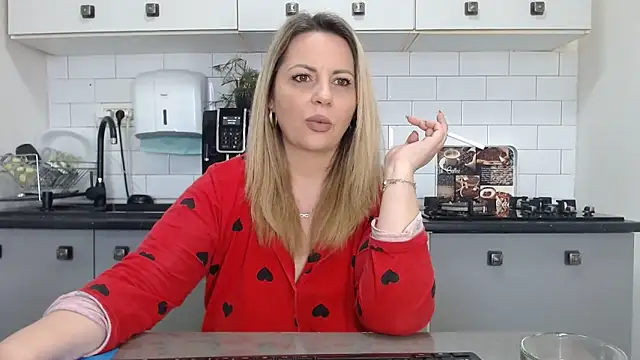 erikaerika online show from January 28, 2025, 10:02 am