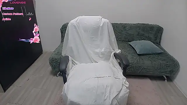erikaerika online show from July 15, 2026, 7:46 am