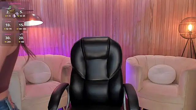 AmyDavis  online show from December 6, 2024, 2:13 am