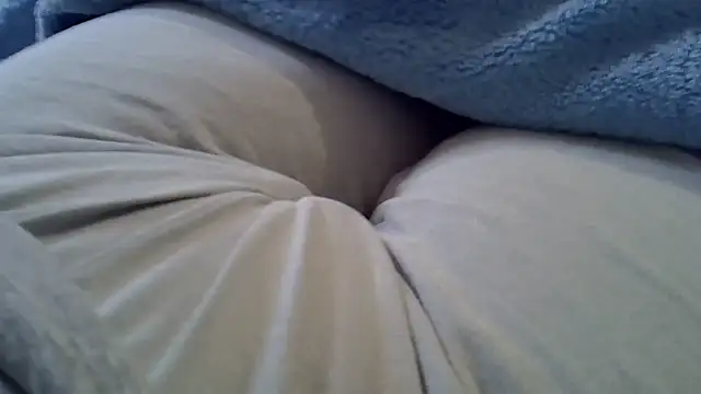 perescam online show from October 20, 2025, 3:23 pm