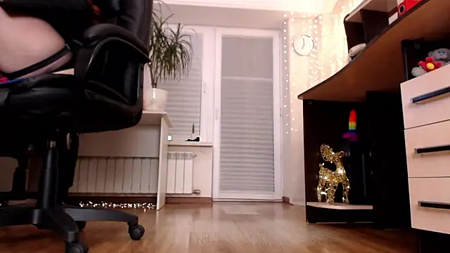 Snapshot of CassieDonald chatting on February 9, 2026, 4:00 pm CassieDonald online show from February 9, 2026, 4:00 pm