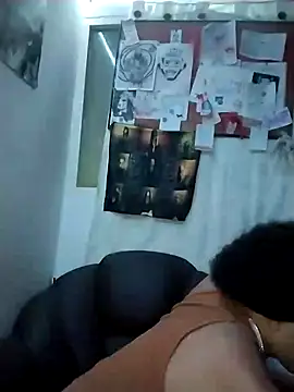 Snapshot of LUNAdeMARTE chatting on December 14, 2024, 2:45 am LUNAdeMARTE online show from December 14, 2024, 2:45 am