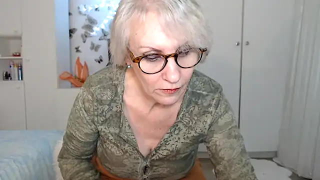 Snapshot of Ghertrude52 chatting on February 18, 2025, 8:16 am Ghertrude52 online show from February 18, 2025, 8:16 am