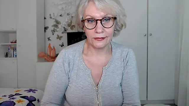 Snapshot of Ghertrude52 chatting on March 2, 2025, 4:50 am Ghertrude52 online show from March 2, 2025, 4:50 am