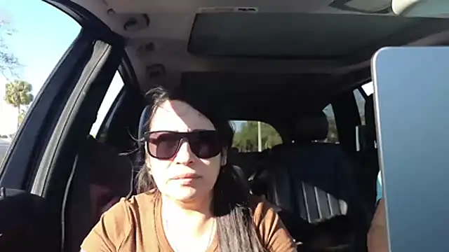 Snapshot of Foglove69 chatting on February 19, 2026, 9:22 pm Foglove69 online show from February 19, 2026, 9:22 pm