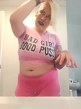 Snapshot of PinkTheHawk chatting on March 1, 2026, 4:47 am PinkTheHawk online show from March 1, 2026, 4:47 am