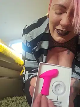 PinkTheHawk online show from May 23, 2026, 3:23 am