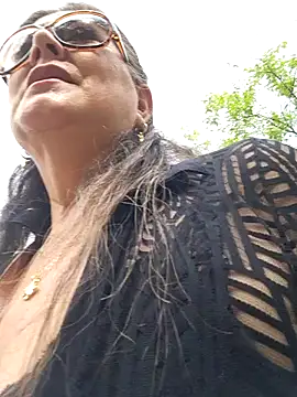 Snapshot of emma_tour chatting on December 26, 2024, 3:31 pm emma tour online show from December 26, 2024, 3:31 pm