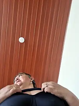 Snapshot of emma_tour chatting on December 29, 2024, 3:03 pm emma tour online show from December 29, 2024, 3:03 pm