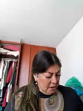 Snapshot of emma_tour chatting on January 6, 2025, 3:29 pm emma tour online show from January 6, 2025, 3:29 pm