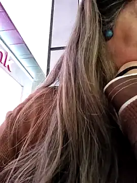 Snapshot of emma_tour chatting on January 23, 2025, 5:31 pm emma tour online show from January 23, 2025, 5:31 pm