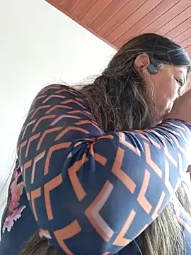 Snapshot of emma_tour chatting on February 3, 2025, 8:57 pm emma tour online show from February 3, 2025, 8:57 pm