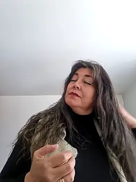 Snapshot of emma_tour chatting on February 24, 2025, 4:04 pm emma tour online show from February 24, 2025, 4:04 pm