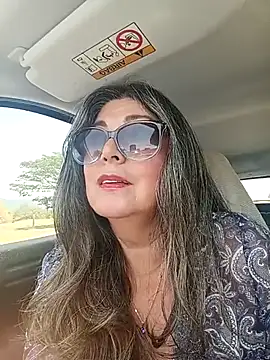 Snapshot of emma_tour chatting on September 24, 2025, 4:10 pm emma tour online show from September 24, 2025, 4:10 pm