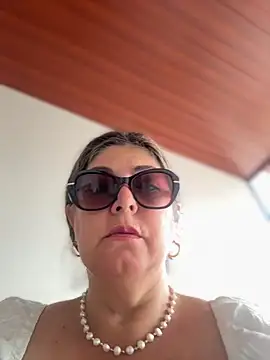 Snapshot of emma_tour chatting on November 3, 2025, 3:13 pm emma tour online show from November 3, 2025, 3:13 pm