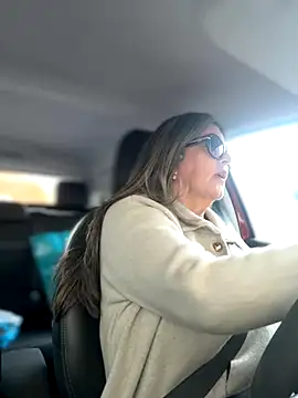 Snapshot of emma_tour chatting on November 13, 2025, 4:39 pm emma tour online show from November 13, 2025, 4:39 pm