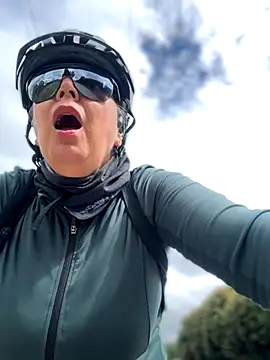 Snapshot of emma_tour chatting on November 14, 2025, 2:38 pm emma tour online show from November 14, 2025, 2:38 pm