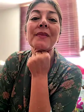 Snapshot of emma_tour chatting on November 30, 2025, 2:10 pm emma tour online show from November 30, 2025, 2:10 pm