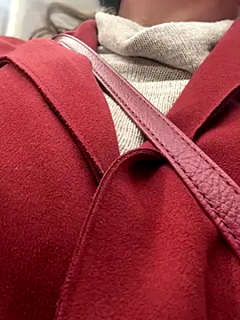 Snapshot of emma_tour chatting on December 3, 2025, 3:43 pm emma tour online show from December 3, 2025, 3:43 pm