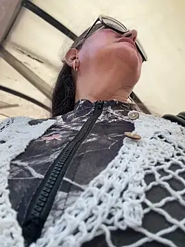 Snapshot of emma_tour chatting on December 15, 2025, 4:55 pm emma tour online show from December 15, 2025, 4:55 pm