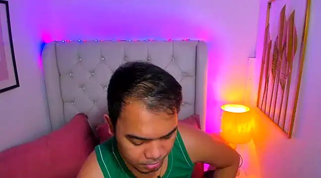 Snapshot of AsianZero chatting on February 2, 2025, 6:58 am AsianZero online show from February 2, 2025, 6:58 am