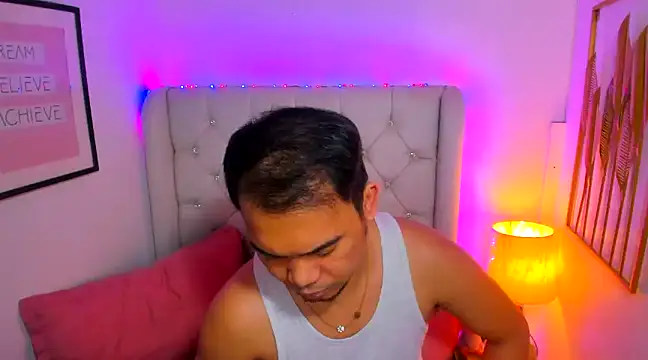 Snapshot of AsianZero chatting on February 3, 2025, 7:07 am AsianZero online show from February 3, 2025, 7:07 am