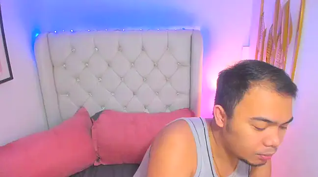 Snapshot of AsianZero chatting on February 6, 2025, 5:30 pm AsianZero online show from February 6, 2025, 5:30 pm