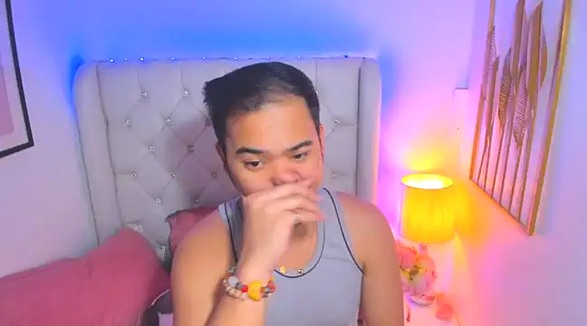 Snapshot of AsianZero chatting on February 7, 2025, 7:29 am AsianZero online show from February 7, 2025, 7:29 am