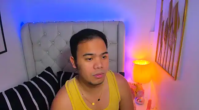 Snapshot of AsianZero chatting on February 9, 2025, 4:50 pm AsianZero online show from February 9, 2025, 4:50 pm