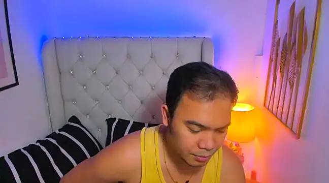 Snapshot of AsianZero chatting on February 9, 2025, 8:13 pm AsianZero online show from February 9, 2025, 8:13 pm